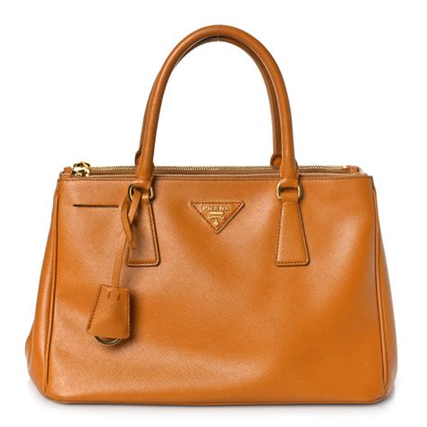 prada cannella tote
